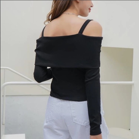 Cold Shoulder Long Sleeve Top - Picture 4 of 10